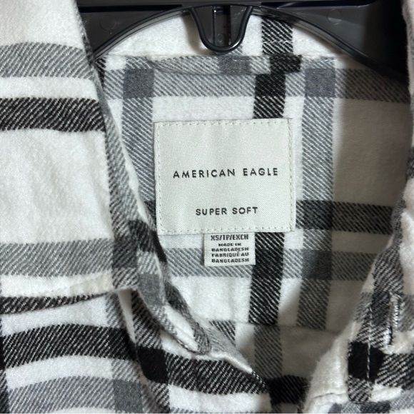 American Eagle Men Black/White Plaid Button Flannel Shirt Super Soft Size XS - Picture 4 of 7